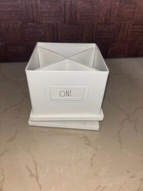 Rae Dunn 4-section Rotating Pen Holder